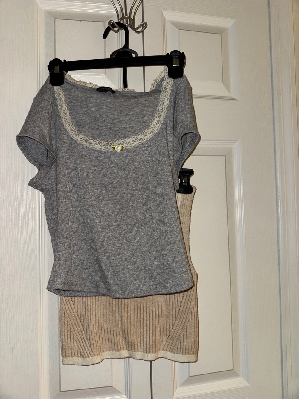 WILD FABLE Women’s Lace-Trim Short Sleeve Top and Knit Tank Set - Gray & Cream